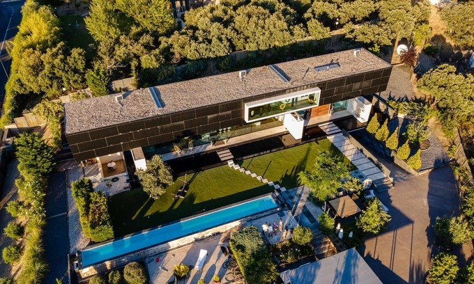 San Sebastian de los Reyes Apartment | The Lake House - Luxury Villa in Madrid
