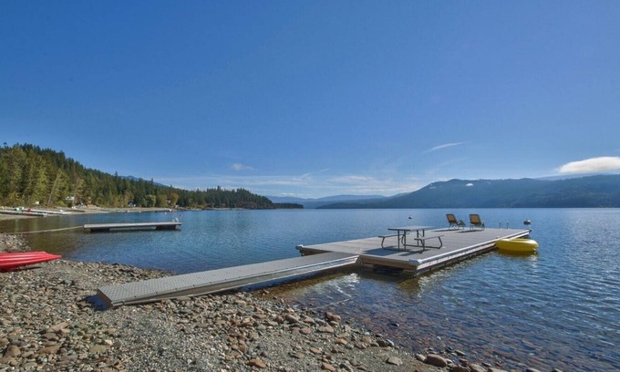 Celista House | The Lake House on Shuswap Lake!