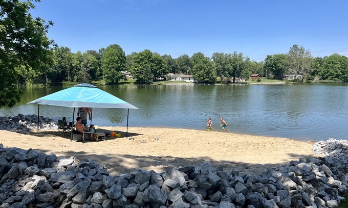 Dale House | The Lake House - Quiet Lakefront Living!