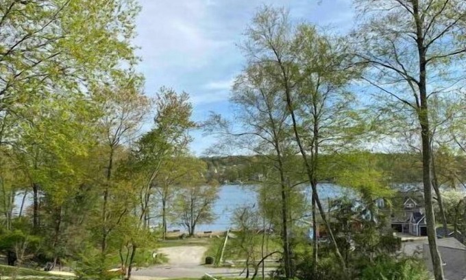 Coventry Lake House | The Lake House