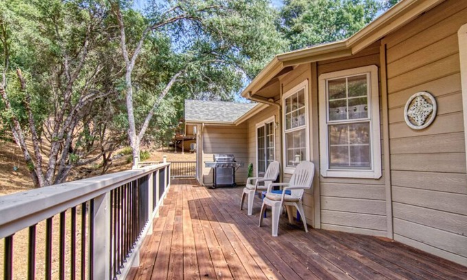 Groveland House | The Lake House at Pine Mountain Lake