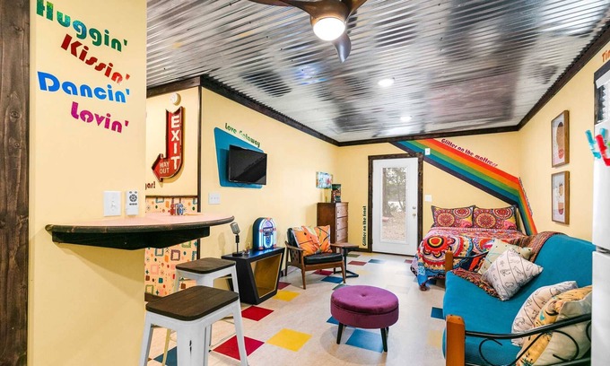 Jenkins Condo | The Lake Shack -Fun and Quirky, Bring Your Boat, A Fun Getaway Experience!-B52