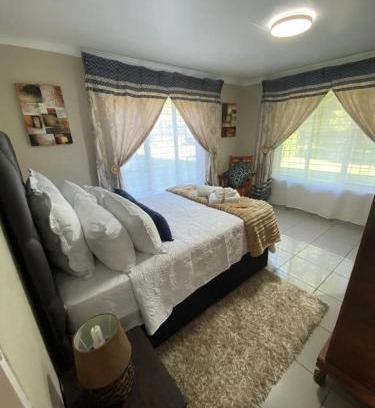 Benoni House | The Lake Villa