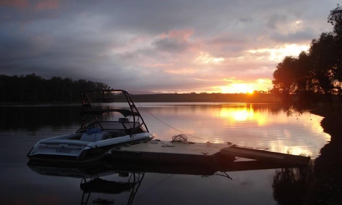 Yungaburra House | The Lakehouse - Lake Tinaroo waterfront getaway