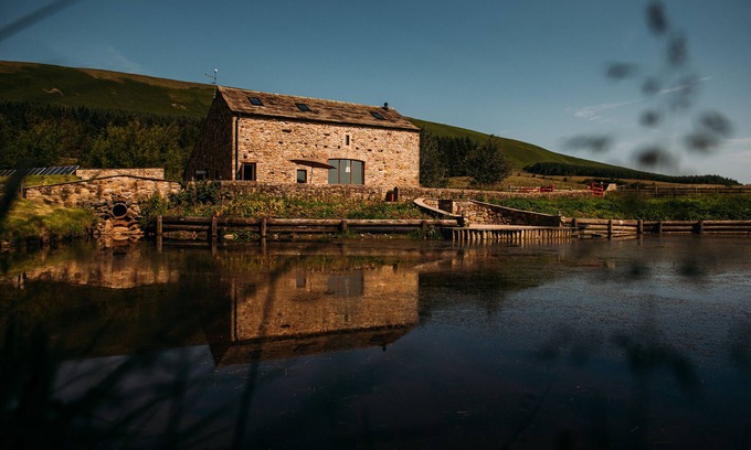 Clitheroe Villa | The Lakehouse - Laythams Holiday Lets Retreat