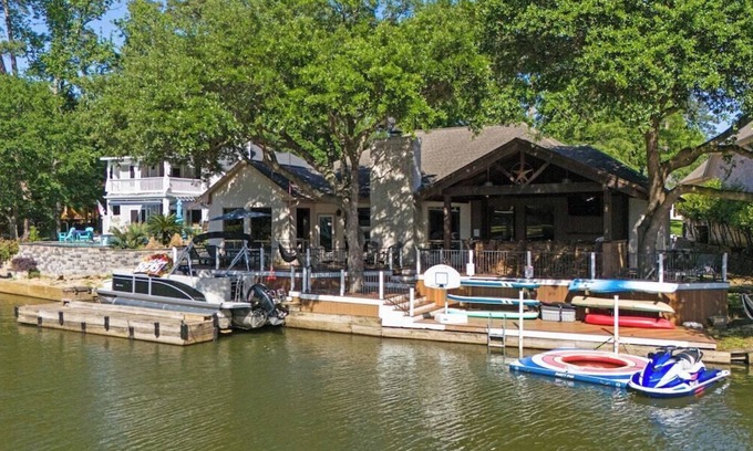 Walden on Lake Conroe House | The Lakehouse · Relaxing Family Lake House, Fish, BBQ, Rent a Boat