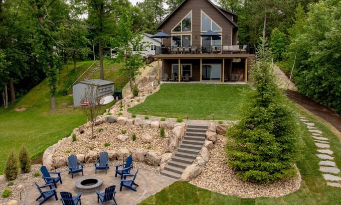 Merrifield House | The Lakeside On North Long
