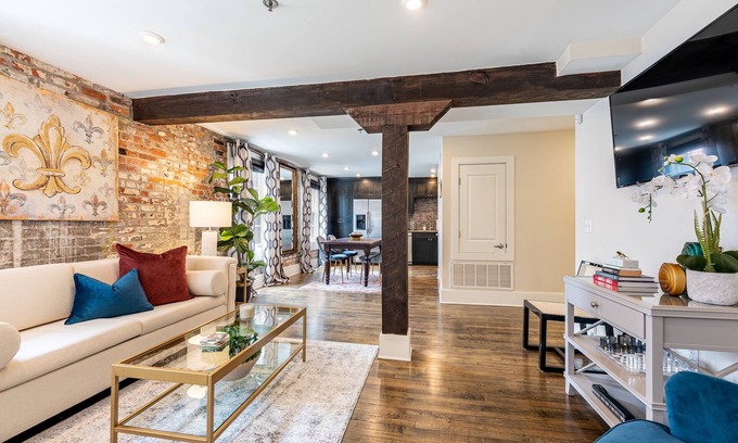 French Quarter Apartment | The Lalaurie - Historic 1B/1B - 60 Day Min Rental