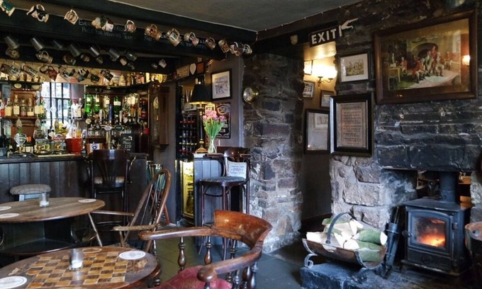 High Peak Hotel | The Lamb Inn