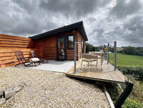 Miskin Cabin | The Larch