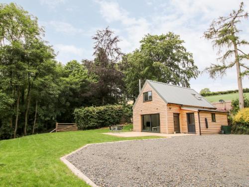 Newcastle-on-Clun House | The Larches