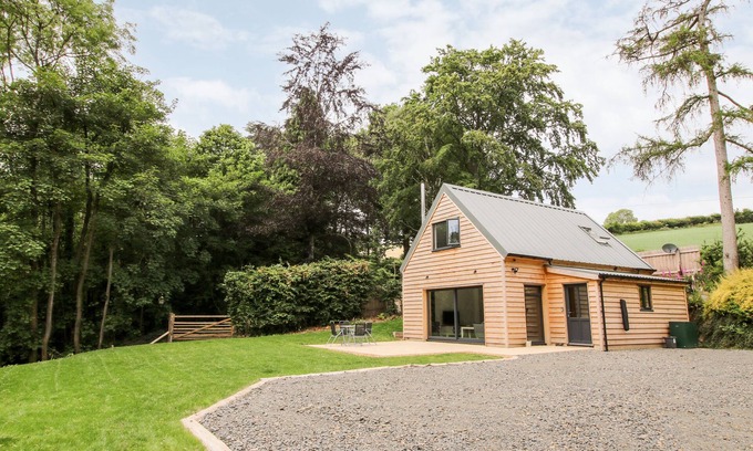 Newcastle-on-Clun Cottage | THE LARCHES, pet friendly, with open fire in Clun