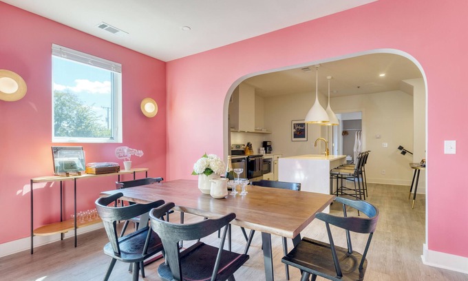 Five Points House | The Last Rodeo | Bachelorette Retreat | Sleeps 36 | 5 Mins to Broadway