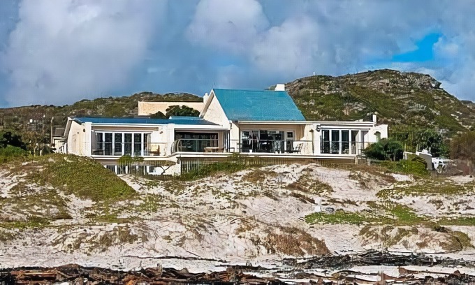 Kommetjie Hotel | The Last Word Long Beach