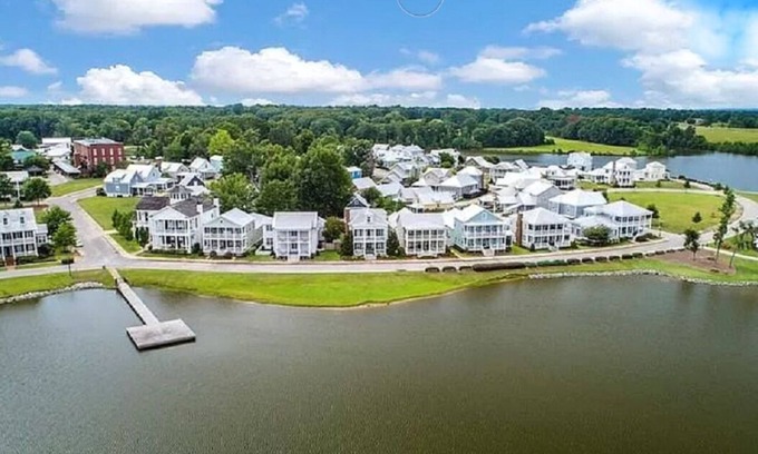 Mount Meigs Apartment | The Laura atThe Waters By Villa Real Escapes