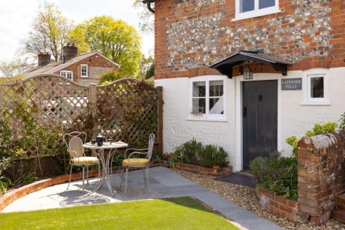 Alresford Villa | The Lavender Folly - Cosy Accommodation Alresford