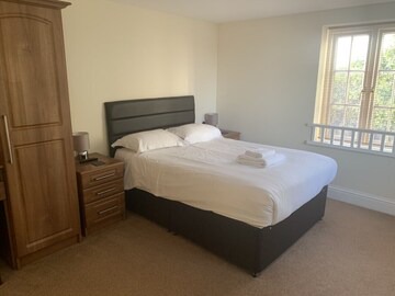 Retford Apartment | The Lawns Guest House, Retford in Retford