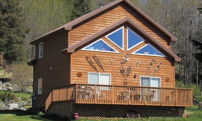Homer Cabin | The Lazy Moose at Hideaway Cabins