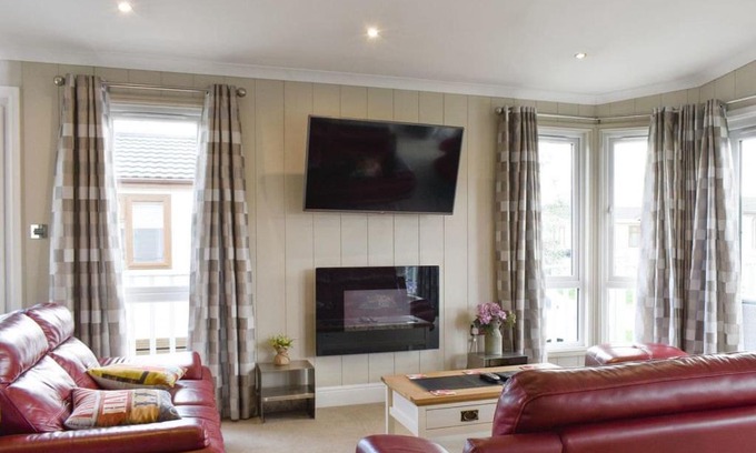 Stretham House | The Lazy Otter No 39-UK30748