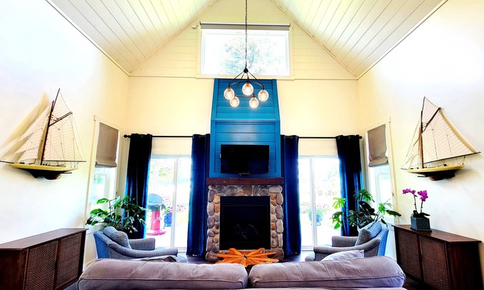 Alexandria Bay House | The Ledges Resort and Marina, Loon Cottage
