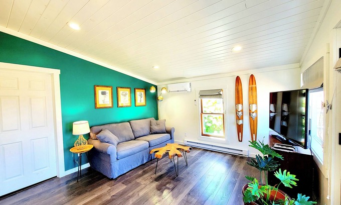Alexandria Bay House | The Ledges Resort and Marina, Gatehouse 1