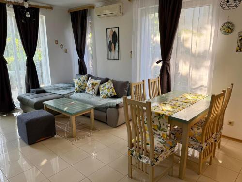 Osenovo Apartment | The Lemon Villa