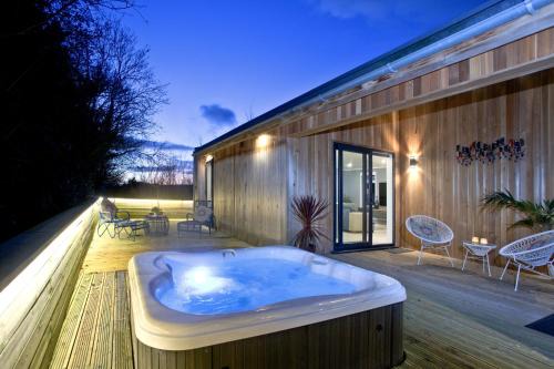 Cheddar Ski Chalet | The Levels, Strawberryfield Park, Cheddar
