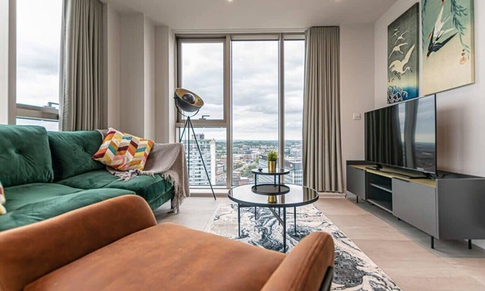 The Docks Apartment | The Lexington II | 2BDR | Netflix | Games Room