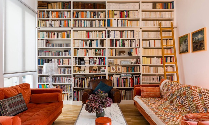 Quartier Saint-Georges Apartment | The Library Wall, by Veeve
