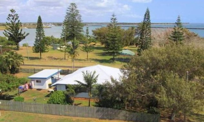 Burnett Heads House | The Light House Cottage