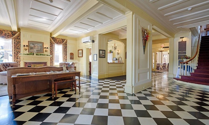 Cazenovia Hotel | The Lincklaen House