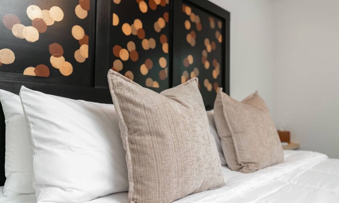 Ellicottville Cabin | The Lincoln Boutique Motel- Upper Deluxe King #7