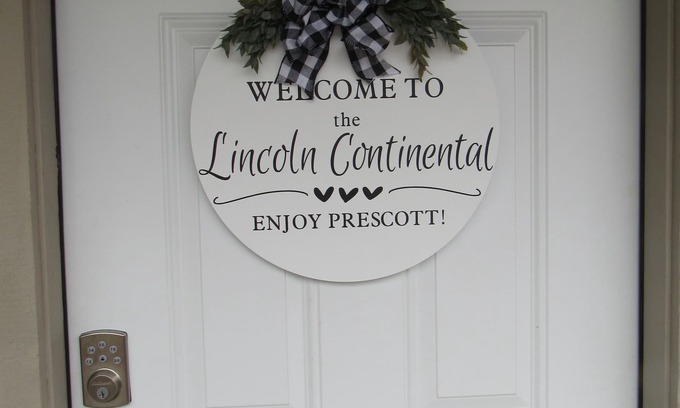 Prescott House | The Lincoln Continental located in the heart of Historic Prescott!