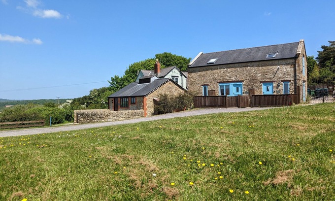 West Compton Cottage | THE LINHAY, pet friendly, character holiday cottage in Bridport