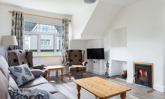 Lahinch House | The Links 16, Amazing Location- Food, Drinks, Surf, & Golf 16