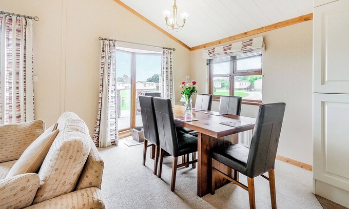 Blairgowrie Ski Chalet | The Lintrathen Lodge, sleeps up to six, with one double and two twin rooms.