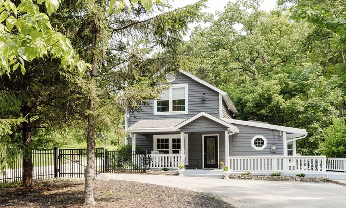 Roselawn Finance House | "The Lisette" spacious creekside carriage house
