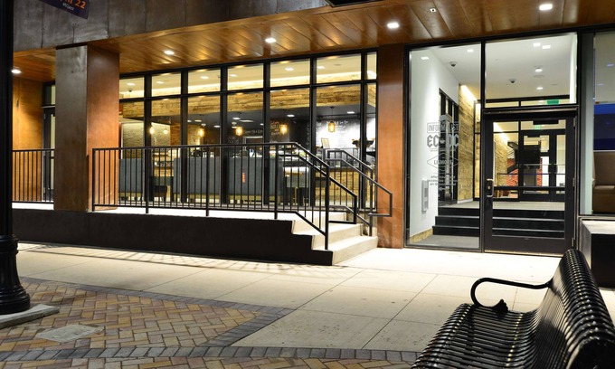 Downtown Eau Claire Hotel | The Lismore Eau Claire - a DoubleTree by Hilton