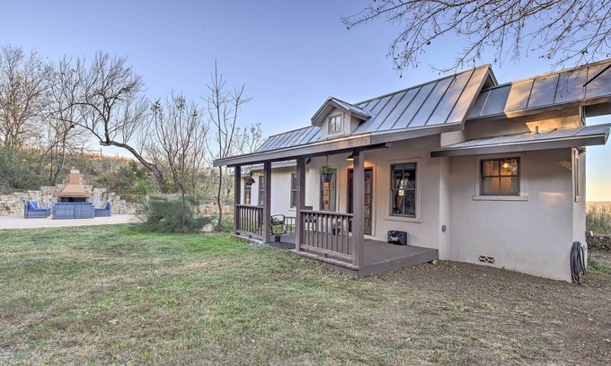 Castroville Cottage | The Little Alsatian House: 18 Miles to San Antonio