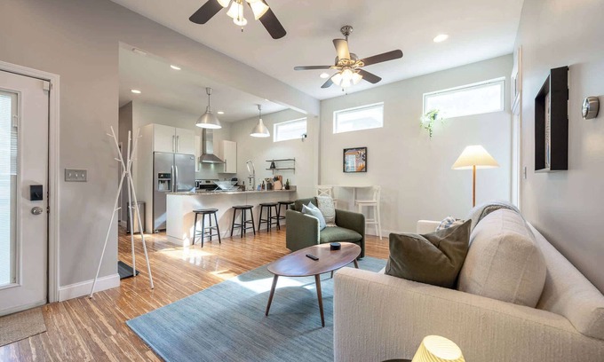Fountain Square House | The Little Cottage - Backyard - Walk to FSQ