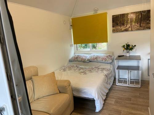 Beach Apartment | THE LITTLE NEST BEACH sole use accommodation near to bath