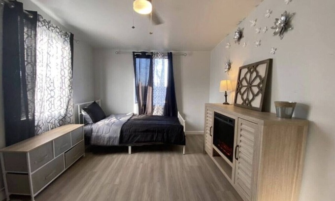 Visalia House | The Little Pink House