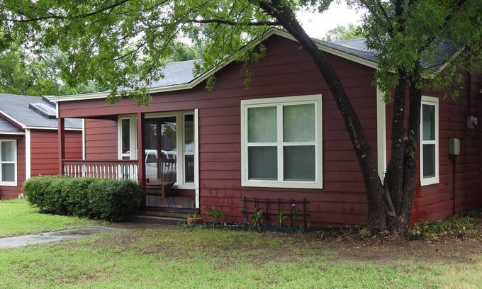 Grapevine House | The Little Red House