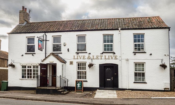 Downham Market Hotel | The Live and Let Live