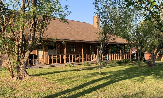 Salado House | The Live Oak Home: private area with song birds, wildlife and bright stars.