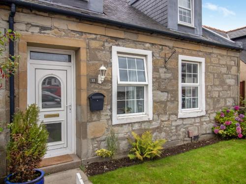 Troon House | The Loans Inn Cottage