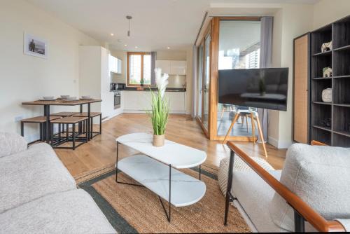 Notting Dale Apartment | The Lockton - Portobello Road