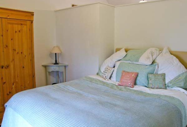 Holt House | The Lodge at Cross Cottage