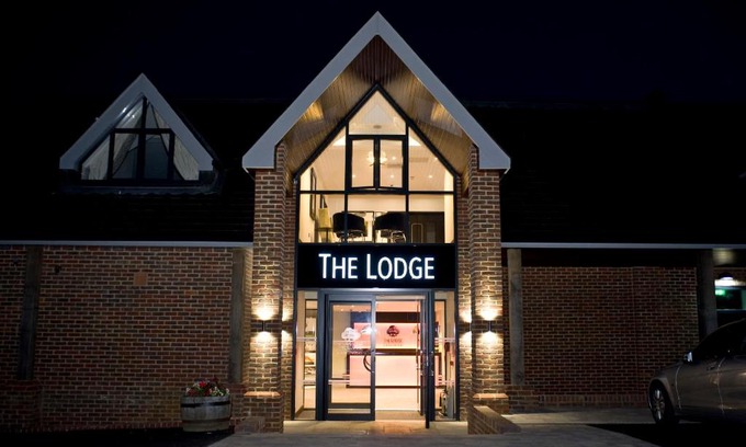Kingswood Hotel | The Lodge at Kingswood