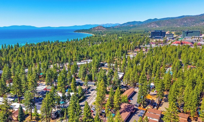 South Lake Tahoe Apartment | The Lodge at Lake Tahoe
